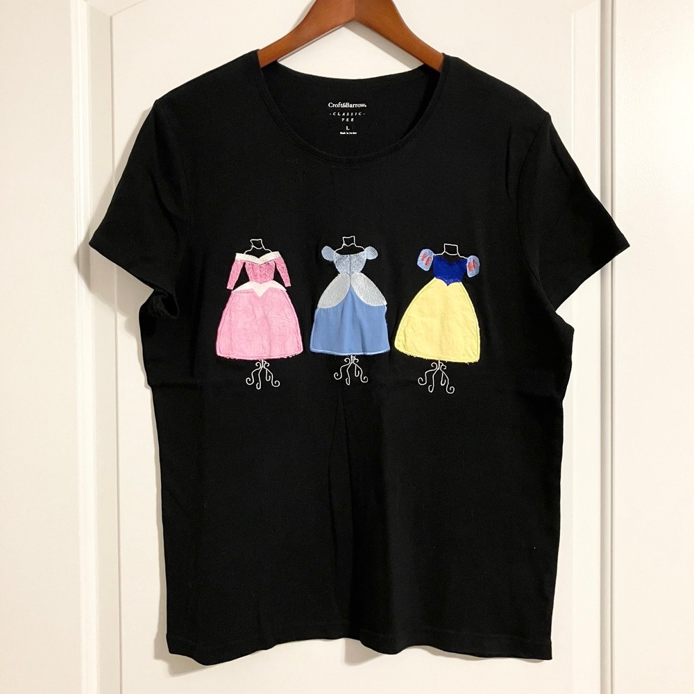 Croft & Barrow black classic tee Sz L Custom embroidered Disney princess dresses